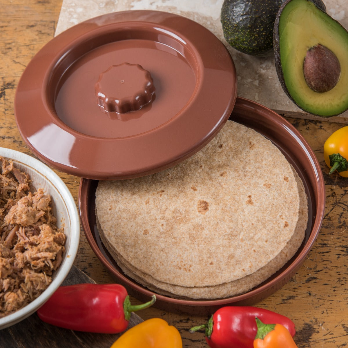 Carlisle 047528 Polycarbonate Stackable Interlocking Tortilla Server with Lid 7-1/2" - Brown