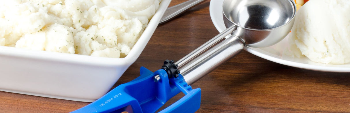 Vollrath 47374 Jacob's Pride Extended Length Disher with Blue Squeeze Handle 2 oz. - Size 18 - 12/Case