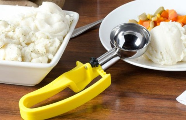 Vollrath 47396 Jacob's Pride Standard Length Disher with Royal Yellow Squeeze Handle 1.8 oz. - Size 20 - 12/Case