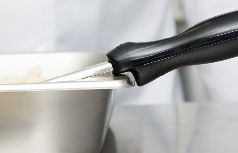 Vollrath 6412120 Jacob's Pride Color-Coded One-Piece Heavy-Duty Stainless Steel Solid Oval Spoodle Food Portioner with Black Nylon Handle 1 oz.