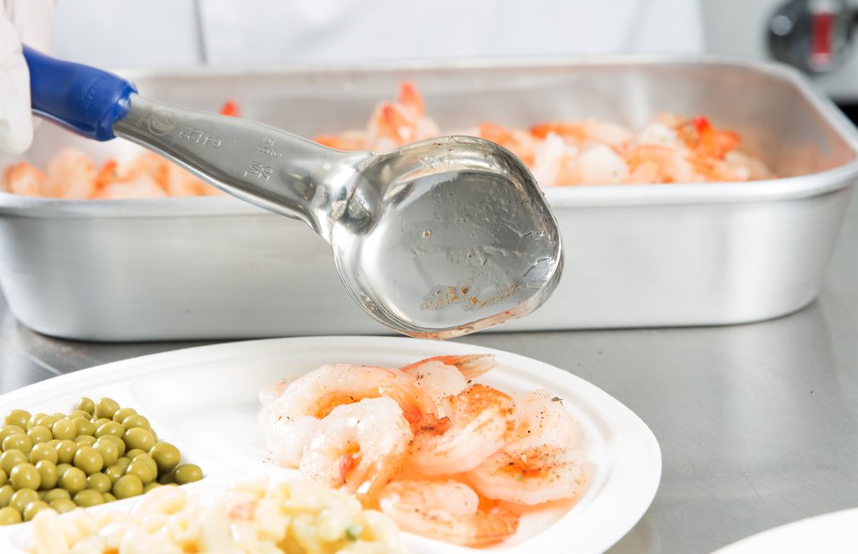 Vollrath 6412230 Jacob's Pride Color-Coded One-Piece Heavy-Duty Stainless Steel Solid Oval Spoodle Food Portioner with Blue Nylon Handle 2 oz.