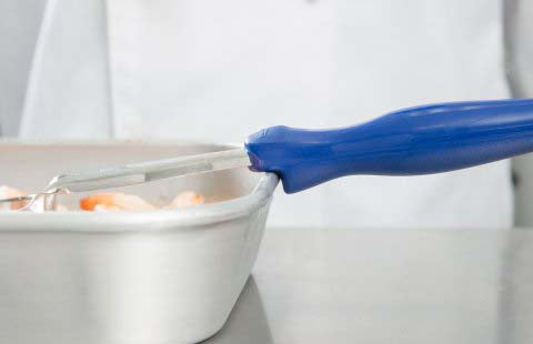 Vollrath 6432230 Jacob's Pride Color-Coded One-Piece Heavy-Duty Stainless Steel Perforated Round Spoodle Food Portioner with Blue Nylon Handle 2 oz.