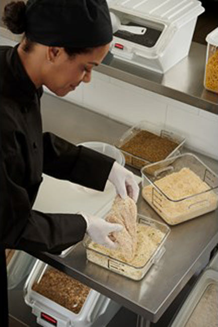 Rubbermaid FG630400CLR Space Saving Plastic Square Food Storage Container with Liter and Qt. Gradations 4 Qt - Clear