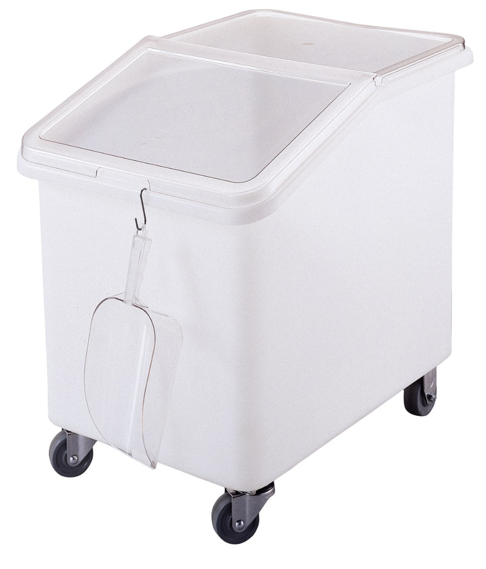 Cambro SCP64CW135 Camwear Polycarbonate Flat Bottom Scoop 64 oz. - Clear