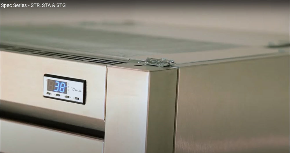 True STR1DT-2HS-HC Spec Series 1-Section 2 Solid Half Door Dual Temp Reach-In Refrigerator / Freezer 27" - 115v