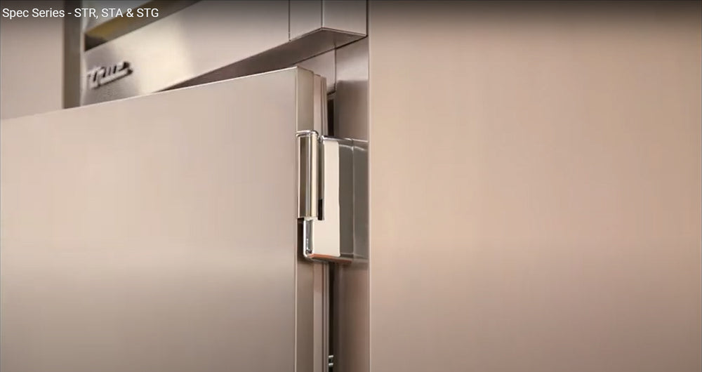 True STR1DT-2HS-HC Spec Series 1-Section 2 Solid Half Door Dual Temp Reach-In Refrigerator / Freezer 27" - 115v