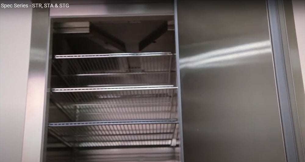 True STR1DT-2HS-HC Spec Series 1-Section 2 Solid Half Door Dual Temp Reach-In Refrigerator / Freezer 27" - 115v