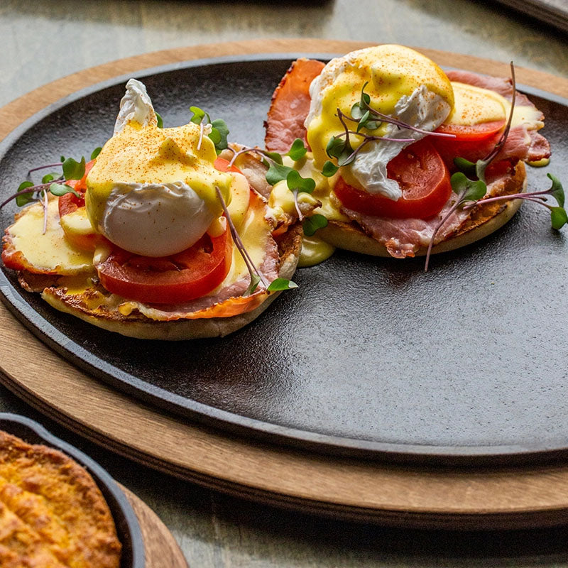 Lodge U7RP Round Wood Underliner with Walnut Finish 11-1/4" Dia. - for L70GH3 Griddle