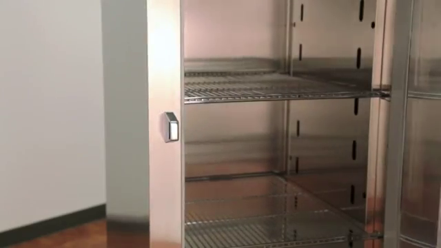 True STA1R-1S-HC Spec Series 1-Section 1 Solid Door Reach-In Refrigerator 27" - 31 cu. ft. - 115v