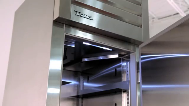 True STA1R-1S-HC Spec Series 1-Section 1 Solid Door Reach-In Refrigerator 27" - 31 cu. ft. - 115v