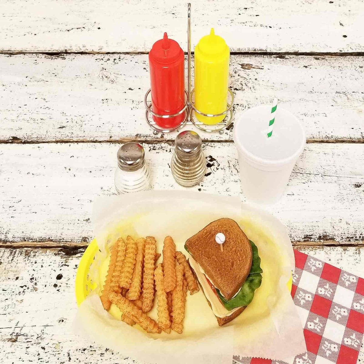 TableCraft 1076Y Chicago Polyethylene Oval Platter Basket 10-1/2" x 7-1/4" x 1-1/2"H - Yellow - 36/Case
