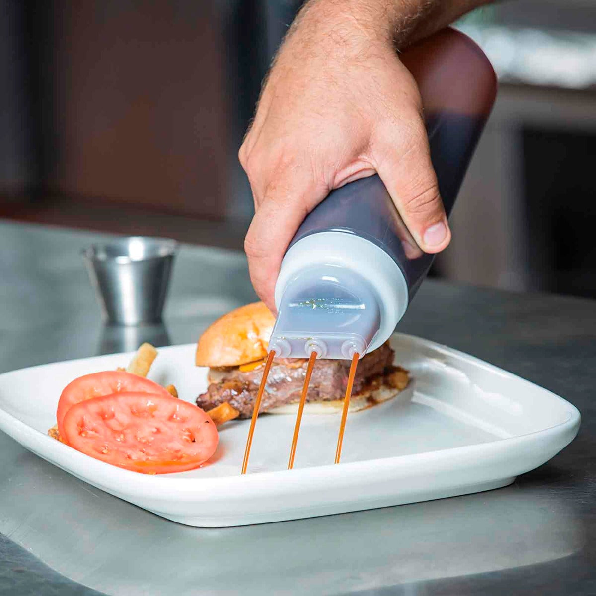 TableCraft 11663C3F Dual-Way SelecTop WideMouth First In First Out "FIFO" Squeeze Bottle with 3-Tip Top and 63 mm Opening 16 oz. - Clear - 12/Case