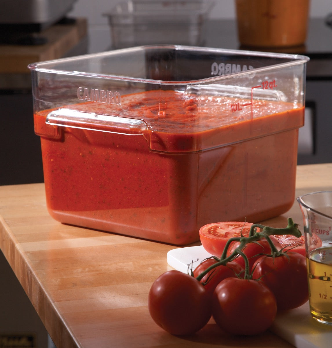 Cambro 12SFSCW135 CamSquare Food Container w/ Graduations 12 qt. Clear