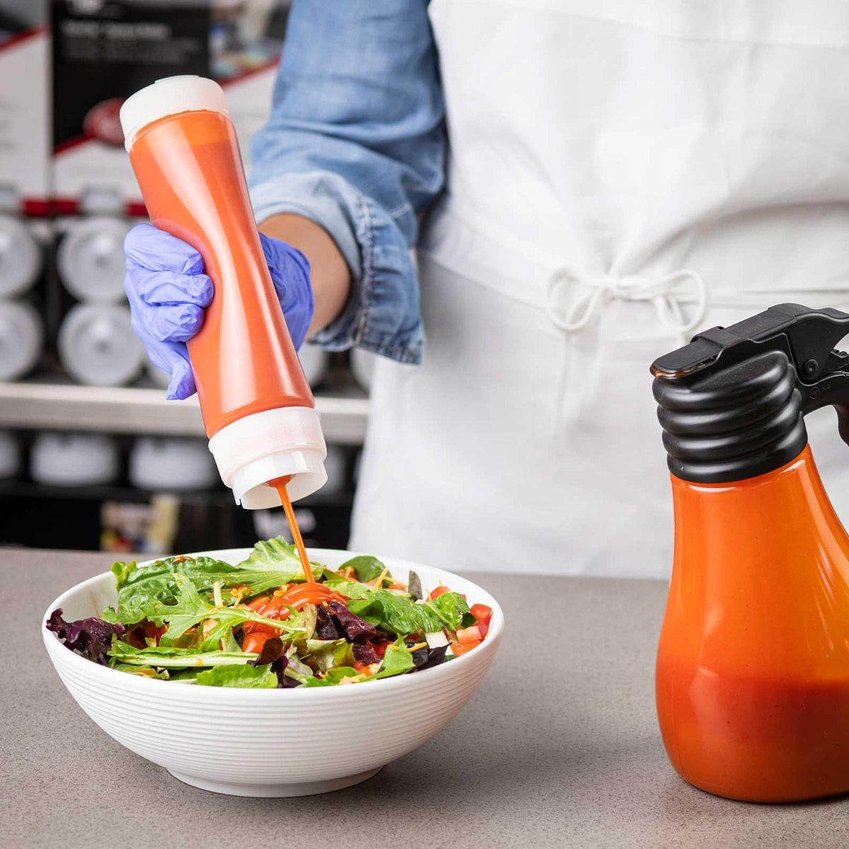 TableCraft 16SV INVERTAtop Dualway First In First Out "FIFO" Squeeze Bottle with 53 mm Opening 16 oz. - 12/Case