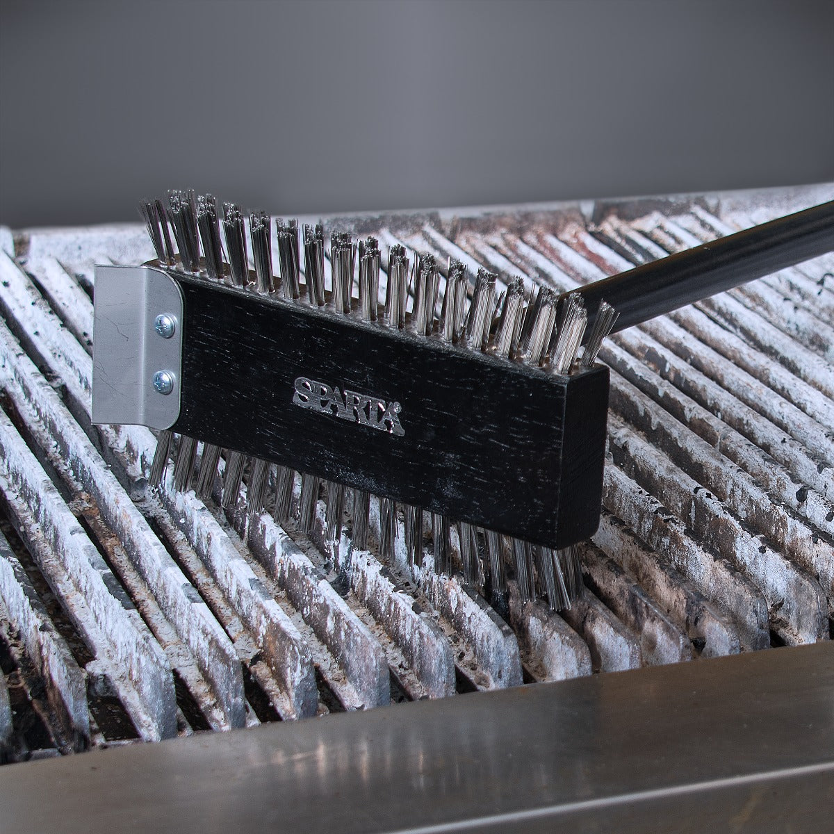 Carlisle 4029000 Sparta Broiler Master Grill Brush & Scraper with Stainless Steel Bristles and Wood Handle 30-1/2" OAL