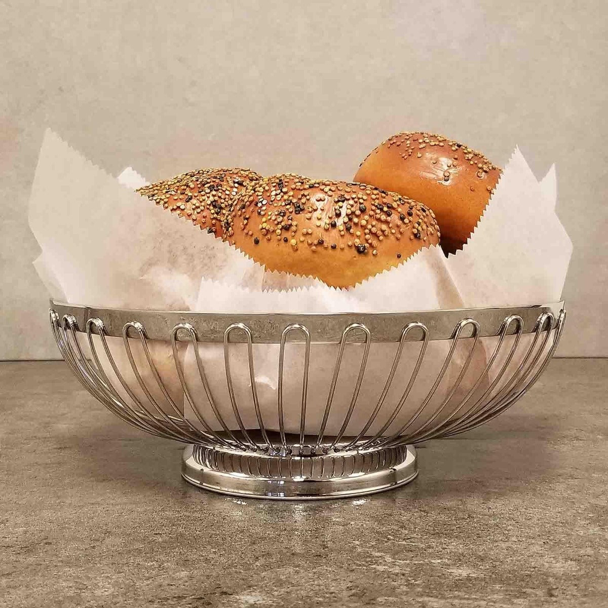 TableCraft 4176 Chalet Chrome Plated Steel Oval Wire Serving Basket 11-3/8" x 8" x 3-1/4"