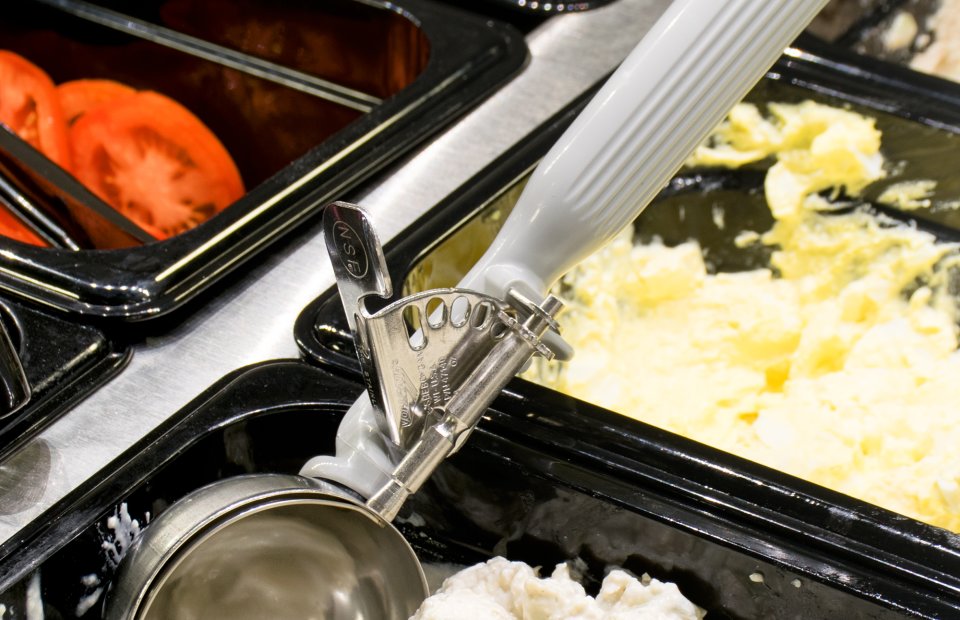 Vollrath 47140 Jacob's Pride Thumb Press Disher with One-Piece Gray Handle 4 oz. - Size 8