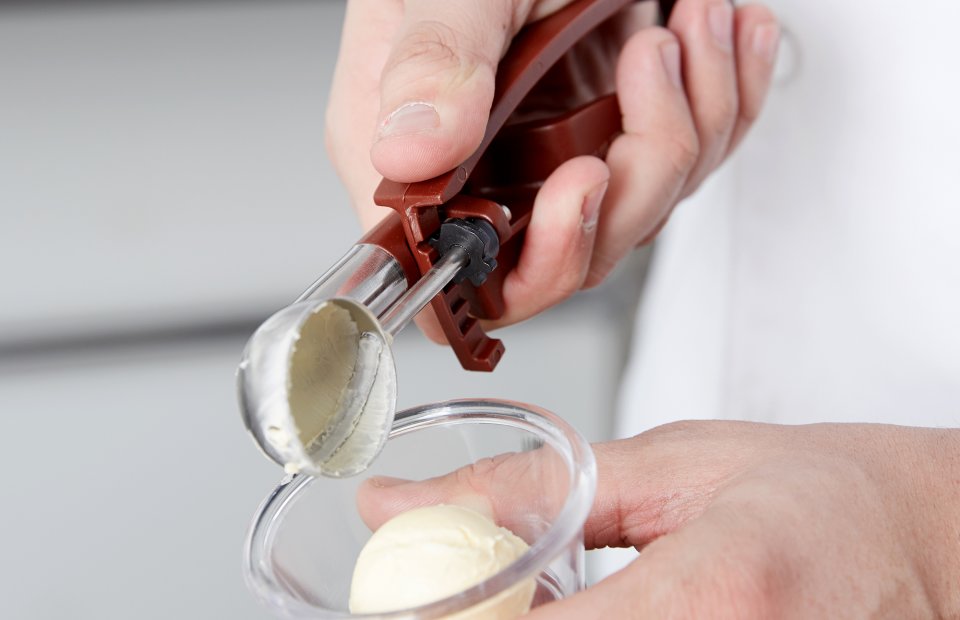 Vollrath 47403 Jacob's Pride Standard Length Disher with Plum Squeeze Handle 0.47 oz. - Size 70 - 12/Case