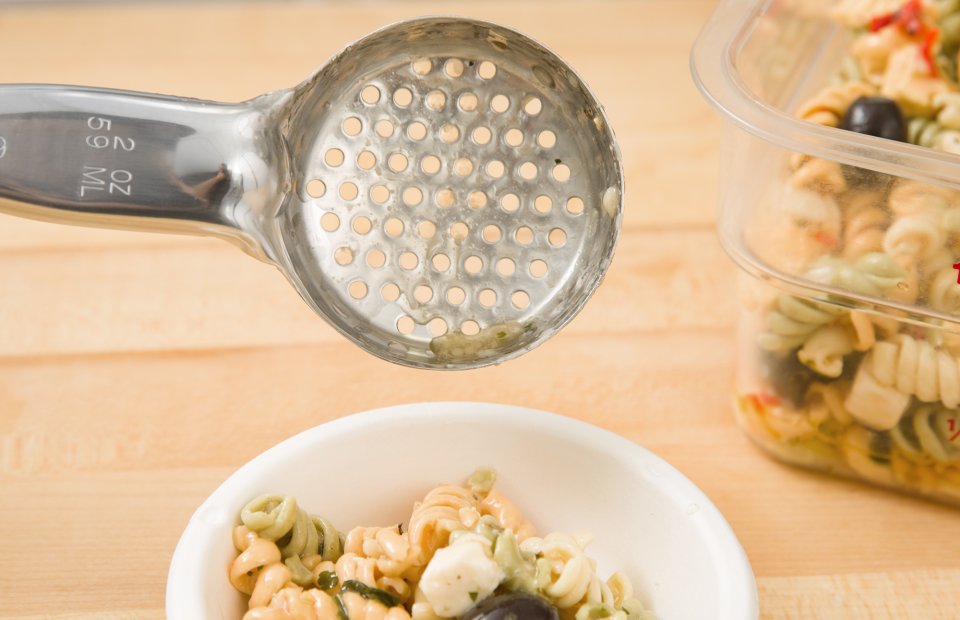 Vollrath 6432230 Jacob's Pride Color-Coded One-Piece Heavy-Duty Stainless Steel Perforated Round Spoodle Food Portioner with Blue Nylon Handle 2 oz.