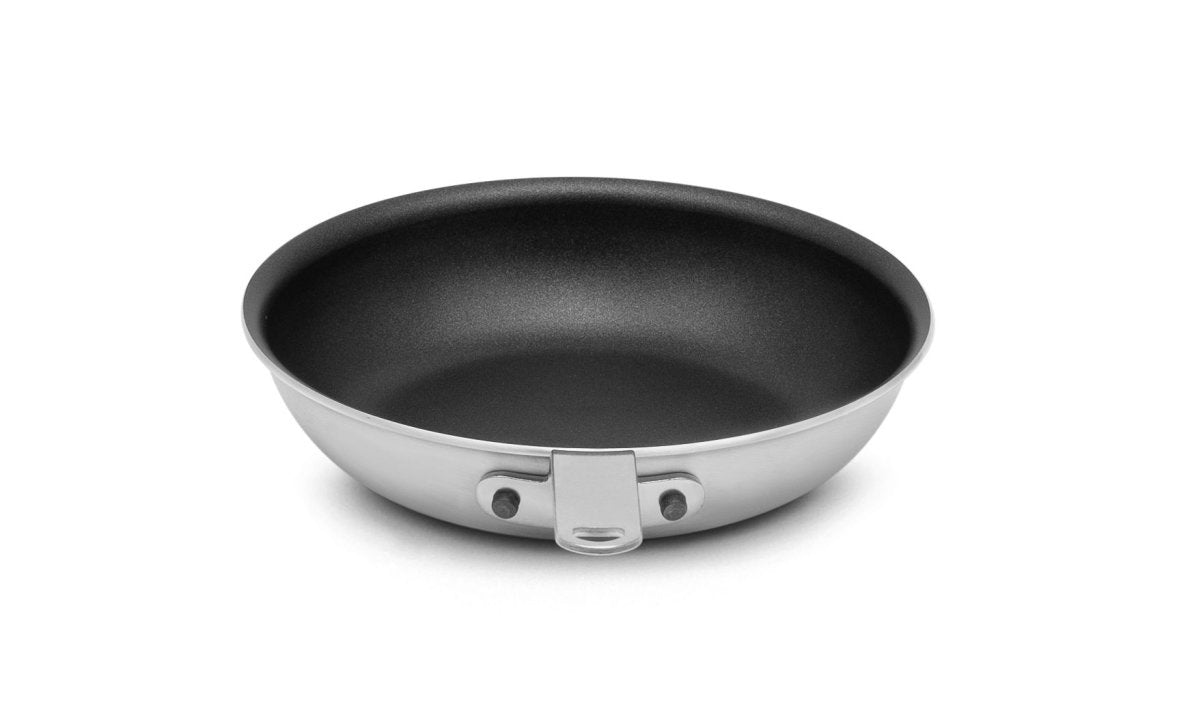 Vollrath 671308 Wear-Ever Aluminum Fry Pan with SteelCoat x3 Nonstick Coating and Plated Handle 8"