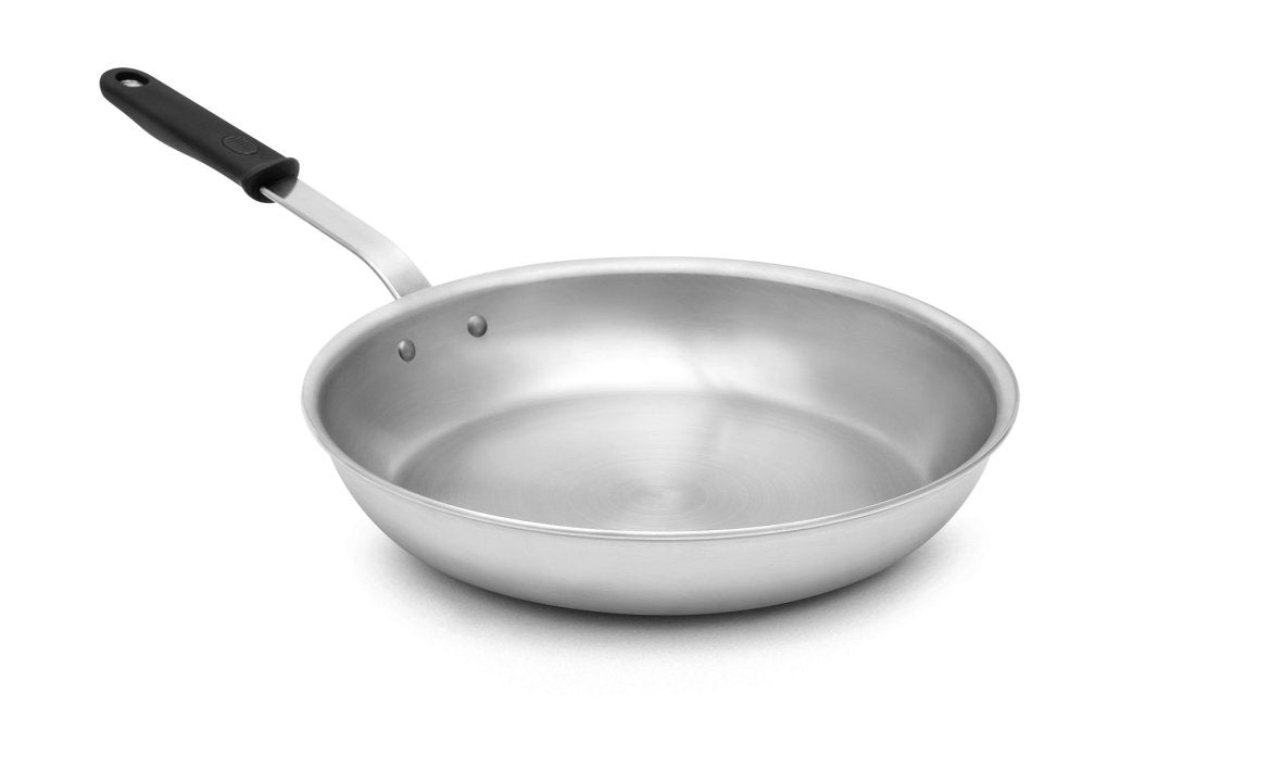Vollrath 672114 Wear-Ever Aluminum Fry Pan with Natural Finish and Black Silicone Handle 14"