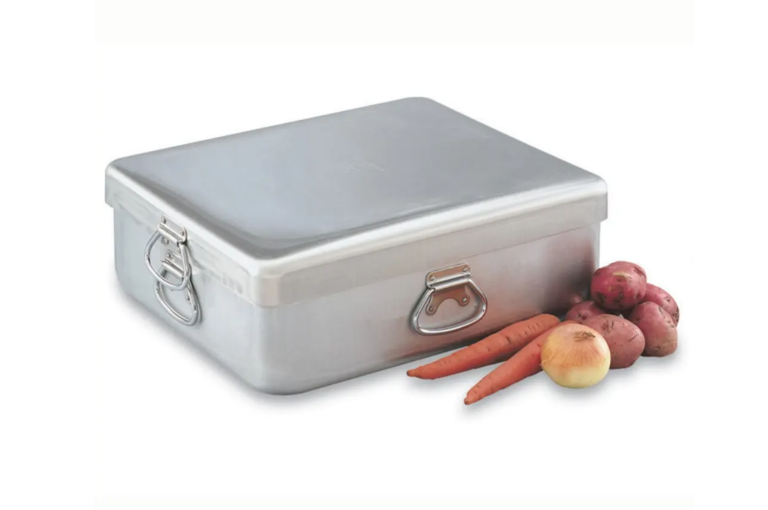 Vollrath 68390 42 qt Roasting Pan with Cover - Heavy-Duty, 21 5/8 x 18 1/8 x 9" Aluminum
