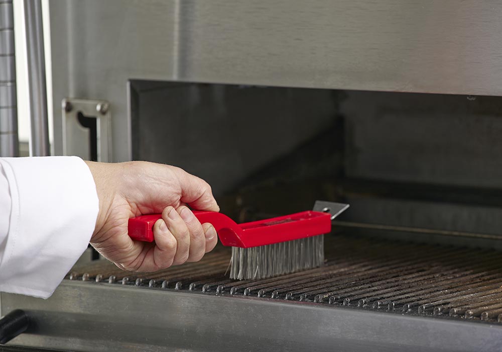 Chef Master 90044 Handheld Grill Brush with Scraper Blade & Plastic Handle 10-1/2" - Red