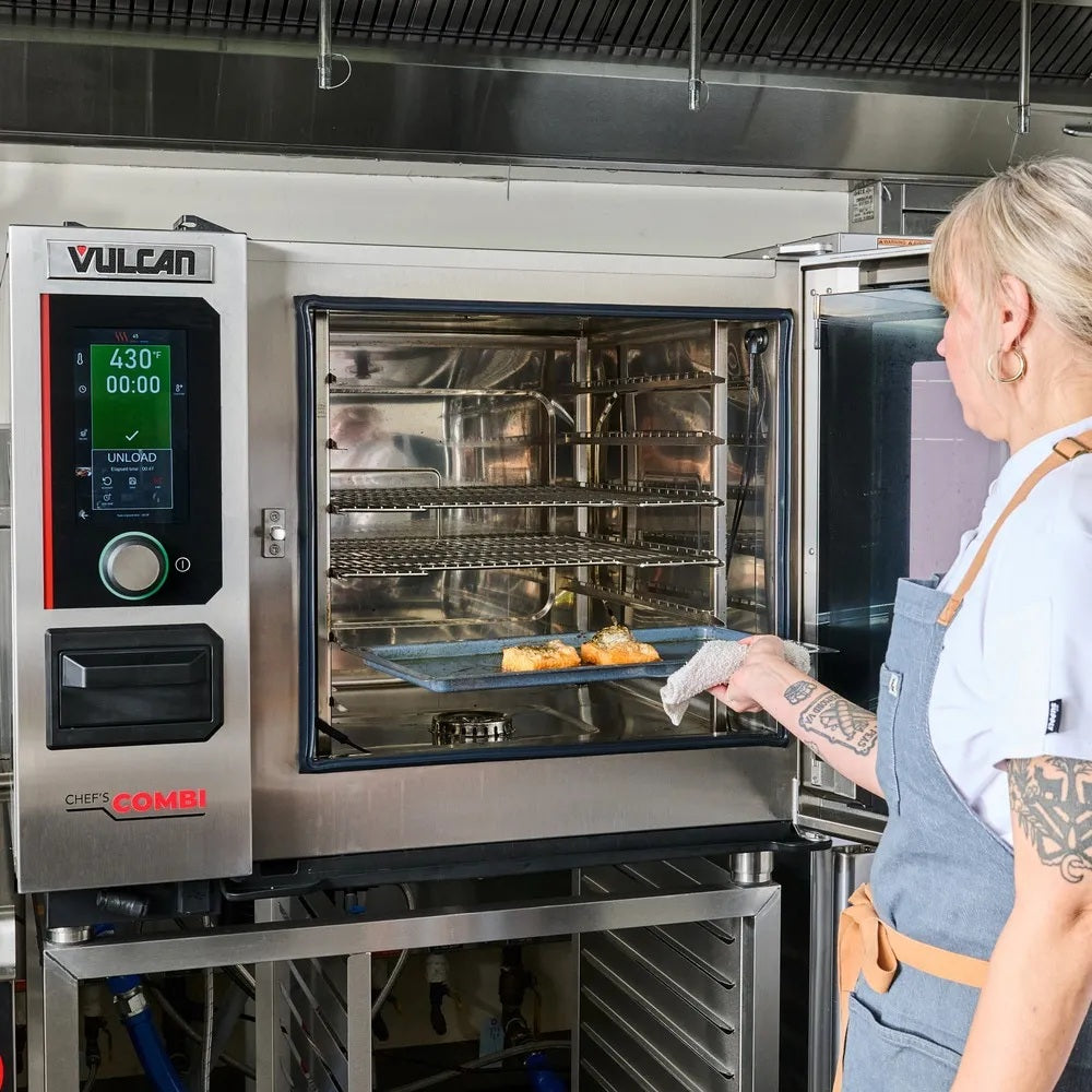 Vulcan CHEF-62G Chef'sCombi 6-Level Full Size Natural Gas / Steam Generator Combi Oven - 112,601 BTU - 120v