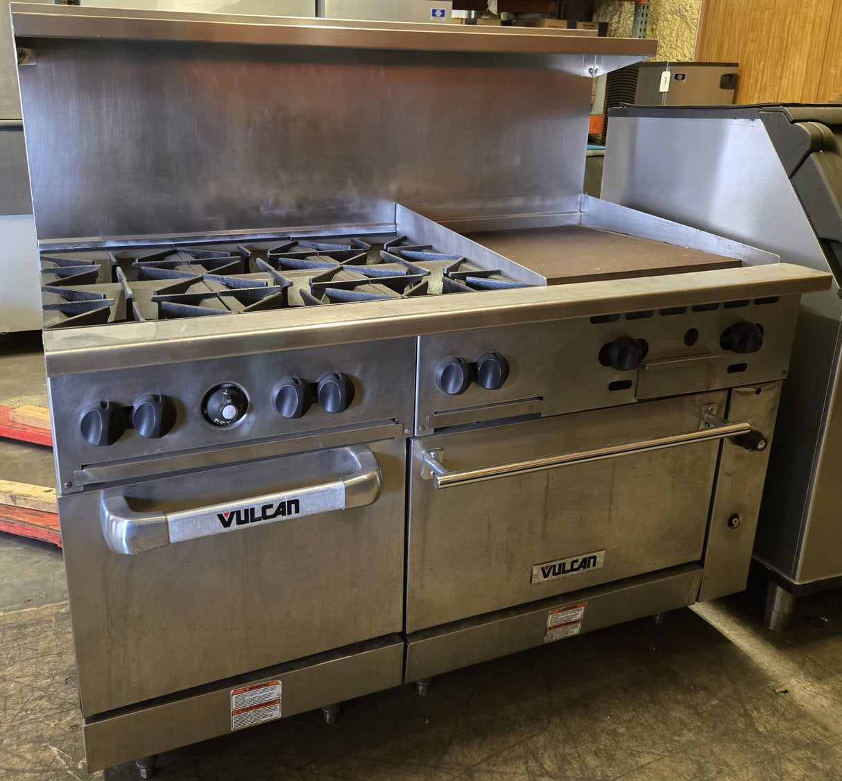 Used Restaurant Equipment - Vulcan 60SS-6B24GN Endurance Natural Gas Range with 6 Burners, 24" Griddle, & 2 Standard Ovens 60" - 278,000 BTU