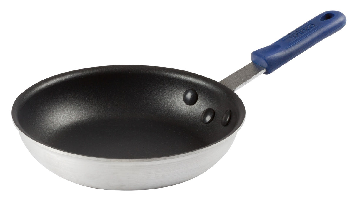 Winco AFP-8XC-H Gladiator Non-Stick Aluminum Fry Pan with Blue Silicon Riveted Handle 8"