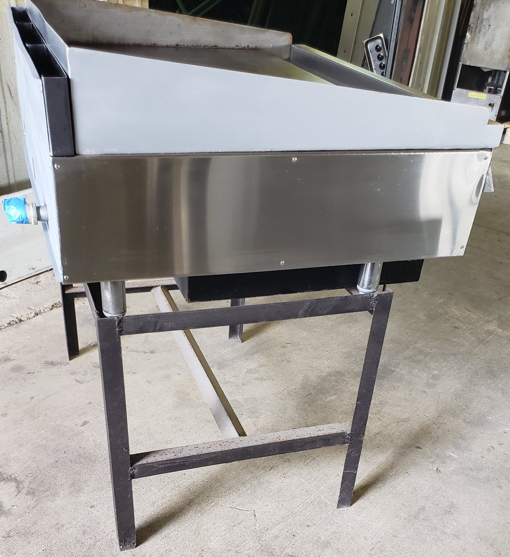 Used Restaurant Equipment - Wolf AGM36-101 Countertop Heavy Duty Natural Gas Griddle with 3 Manual Controls 36" - 81,000 BTU