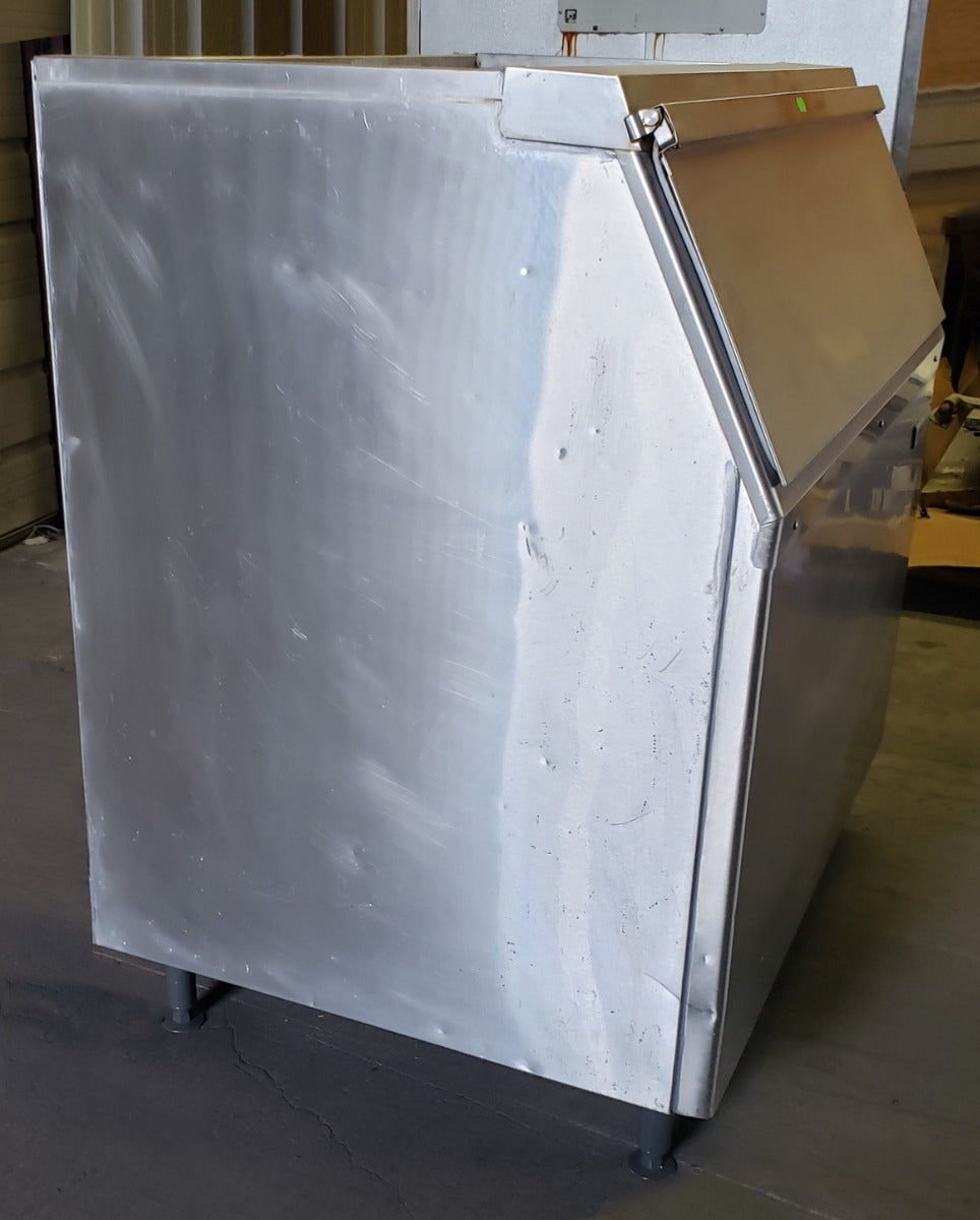 Used Restaurant Equipment - Scotsman BH900S-C Stainless Steel Modular Ice Storage Bin 48"Wx 33-3/4"D x 44"H - 740 lb. Capacity