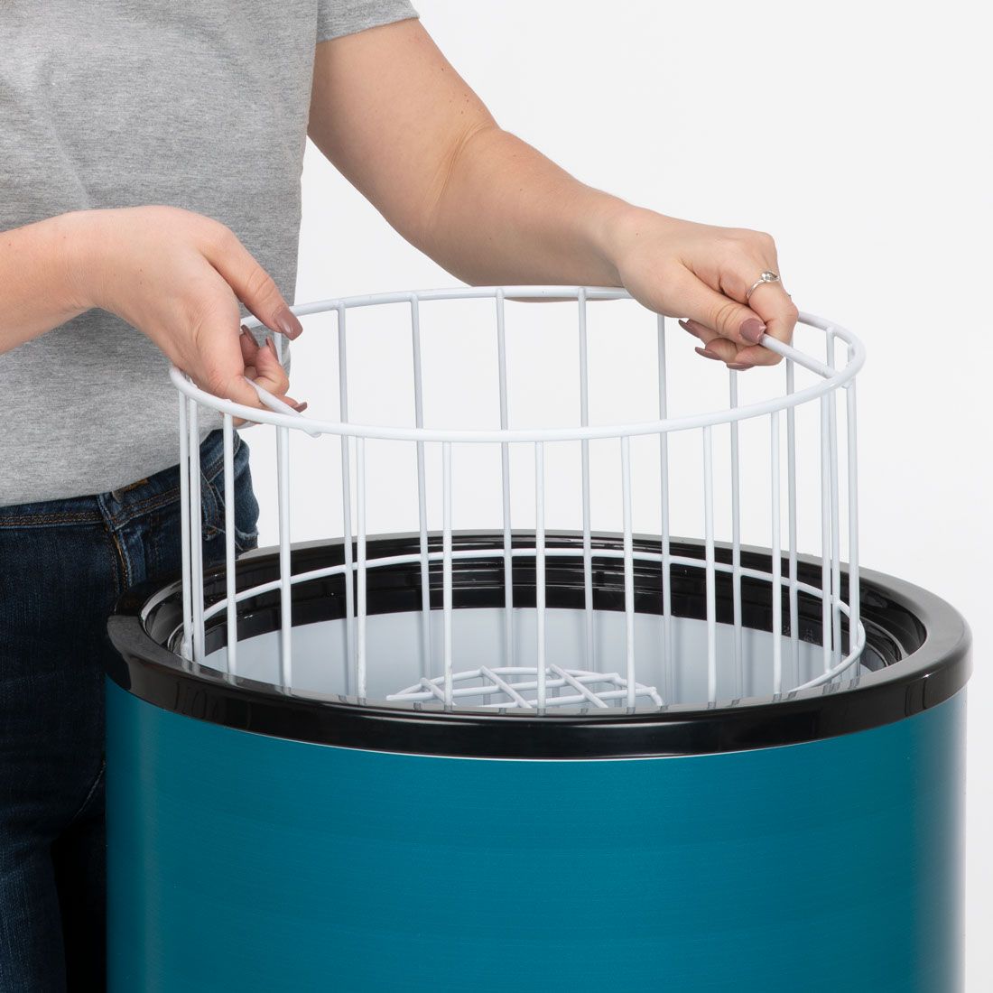 IRP 6001006 BREEZER II Portable Round Barrel Beverage Cooler with Adjustable Thermostat 17-1/2"Dia. x 37-7/8"H