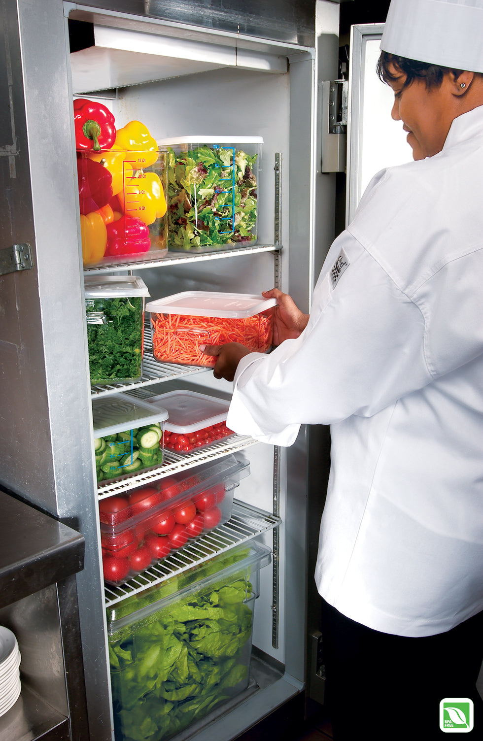 Rubbermaid FG632200CLR Plastic Space-Saving Square Food Storage Container with Liter and Qt. Gradations 22 qt. - Clear