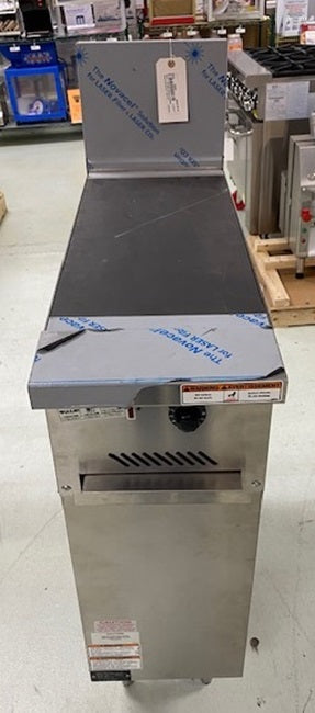 Clearance Vulcan EV12-1HT-208 Endurance Electric Range with Single Hot Top and Enclosed Base 12" - 208V