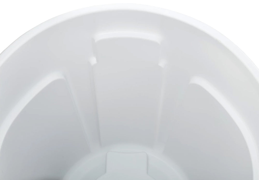 Rubbermaid FG261000WHT Vented BRUTE Round Container 10 Gal. - White