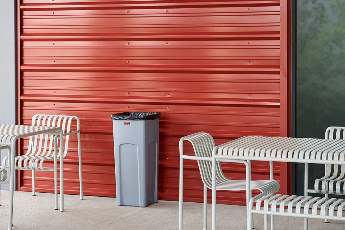 Rubbermaid FG356988GRAY Untouchable Square Container / Trash Can 23 Gal. - Gray