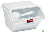 Rubbermaid FG9G6000WHT ProSave Safety Storage Shelf Ingredient Bin with Sliding Lid & Scoop - 2.6 Gallon / 40 Cup Capacity