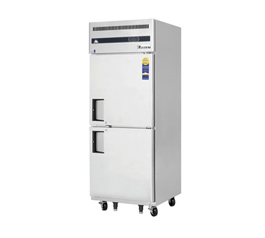 Everest Refrigeration ESRH2 1-Section 2 Half Solid Door Reach-In Refrigerator 30" - 115V