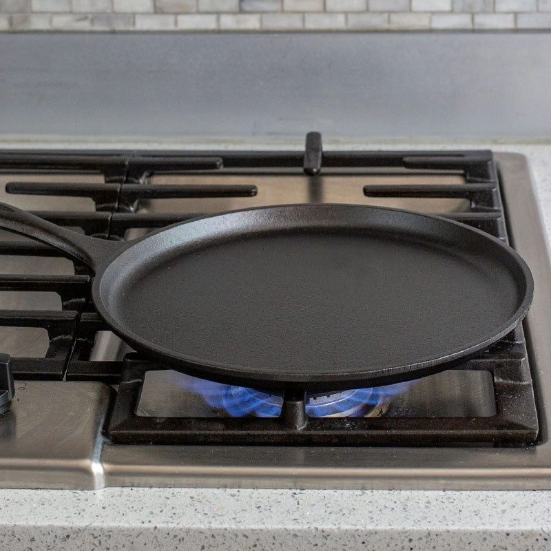 Lodge L9OG3 Round Seasoned Cast Iron Griddle Pan with Handle 10-1/2"
