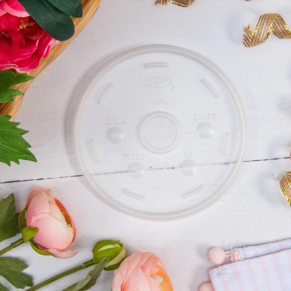 Dart Solo 32SL1 Translucent Plastic Slotted Flat Lid for 32 oz. Foam Cups & Containers - 1000/Case