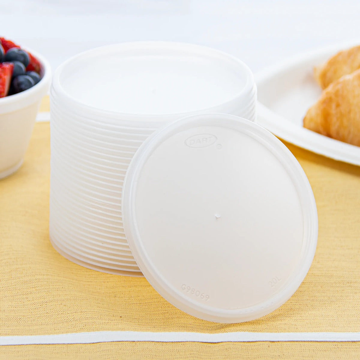 Dart Solo 20JL Translucent Plastic Vented Flat Lid for 20 oz. Foam Cups & Containers - 1000/Case
