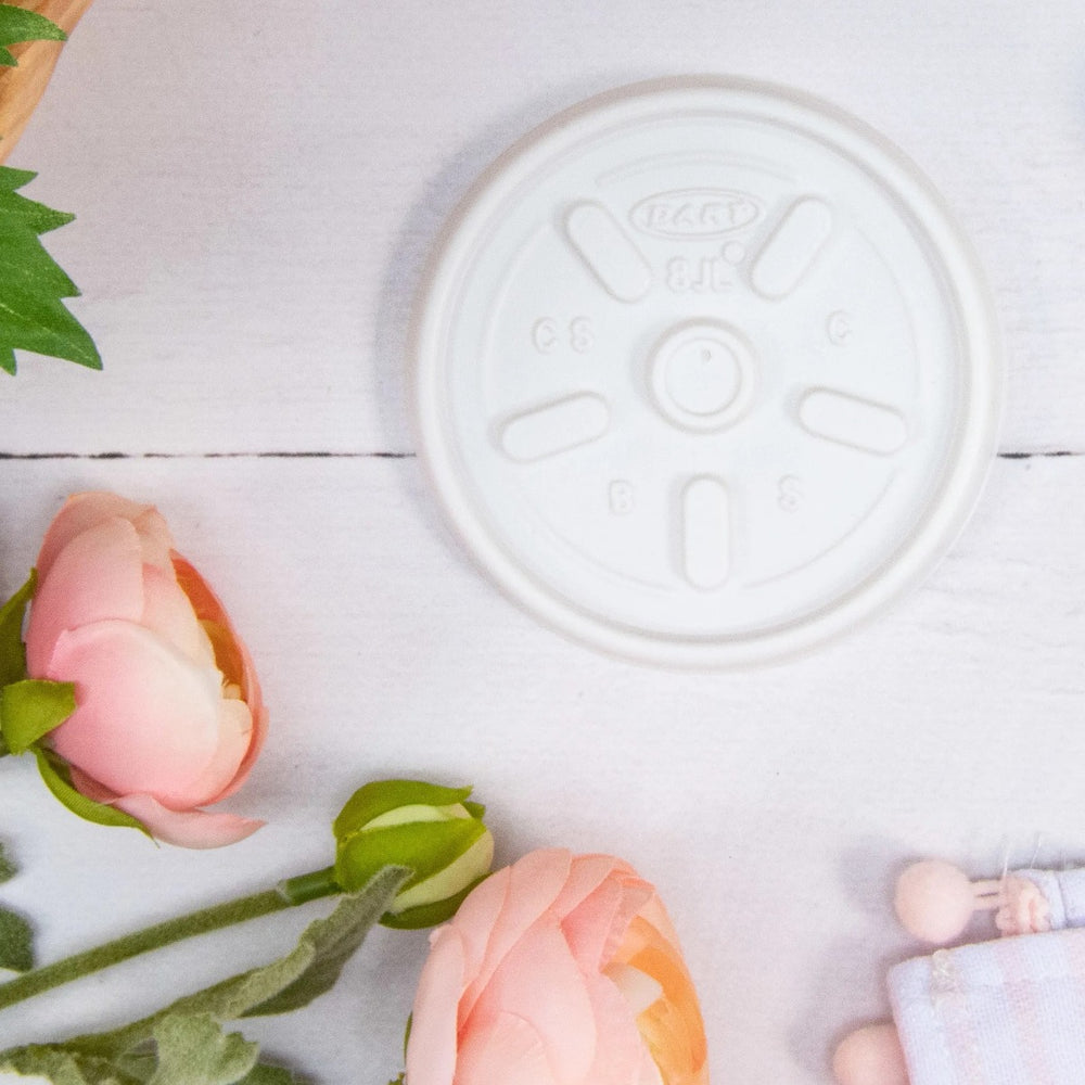 Dart Solo 8JL White Plastic Vented Flat Lid for 8 oz. Foam Cups & Containers - 1000/Case