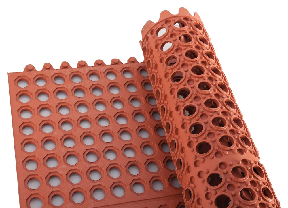 Winco RBMI-33R Rubber Anti-Slip & Anti-Fatigue Grease-Resistant Interlocking Floor Mat 3' x 3' - 1/2" Thick - Red