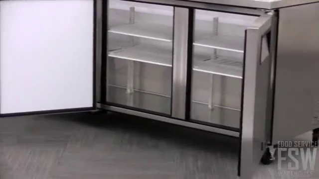 True TSSU-72-18-HC 3-Section 3 Door Refrigerated Salad/Sandwich Prep Table 72" - Holds (18) 1/6 Size Pans - 115v