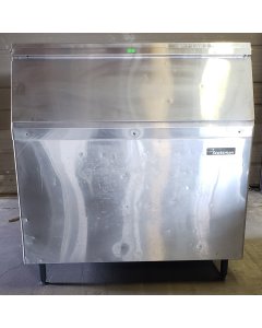 Used Restaurant Equipment - Scotsman BH900S-C Stainless Steel Modular Ice Storage Bin 48"Wx 33-3/4"D x 44"H - 740 lb. Capacity
